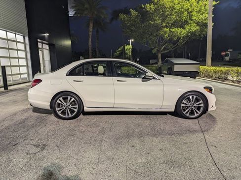 Used 2021 Mercedes-Benz C 300 Sedan image 4