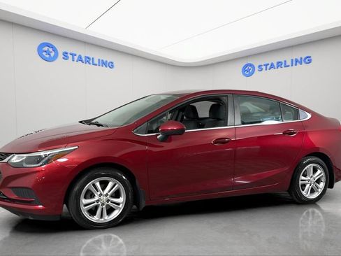 Certified 2017 Chevrolet Cruze LT w/ Convenience Package FWD image 3