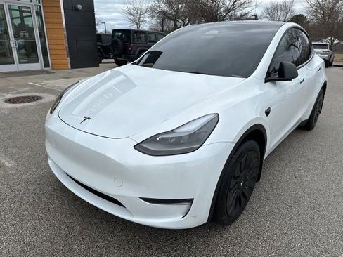 Used 2024 Tesla Model Y Long Range image 2