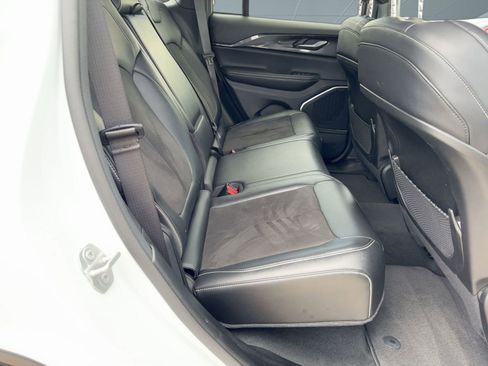 Certified 2022 Jeep Grand Cherokee Altitude image 29