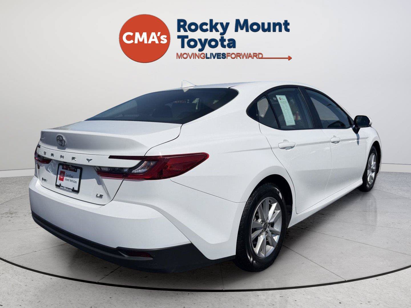Used 2025 Toyota Camry LE FWD image 5