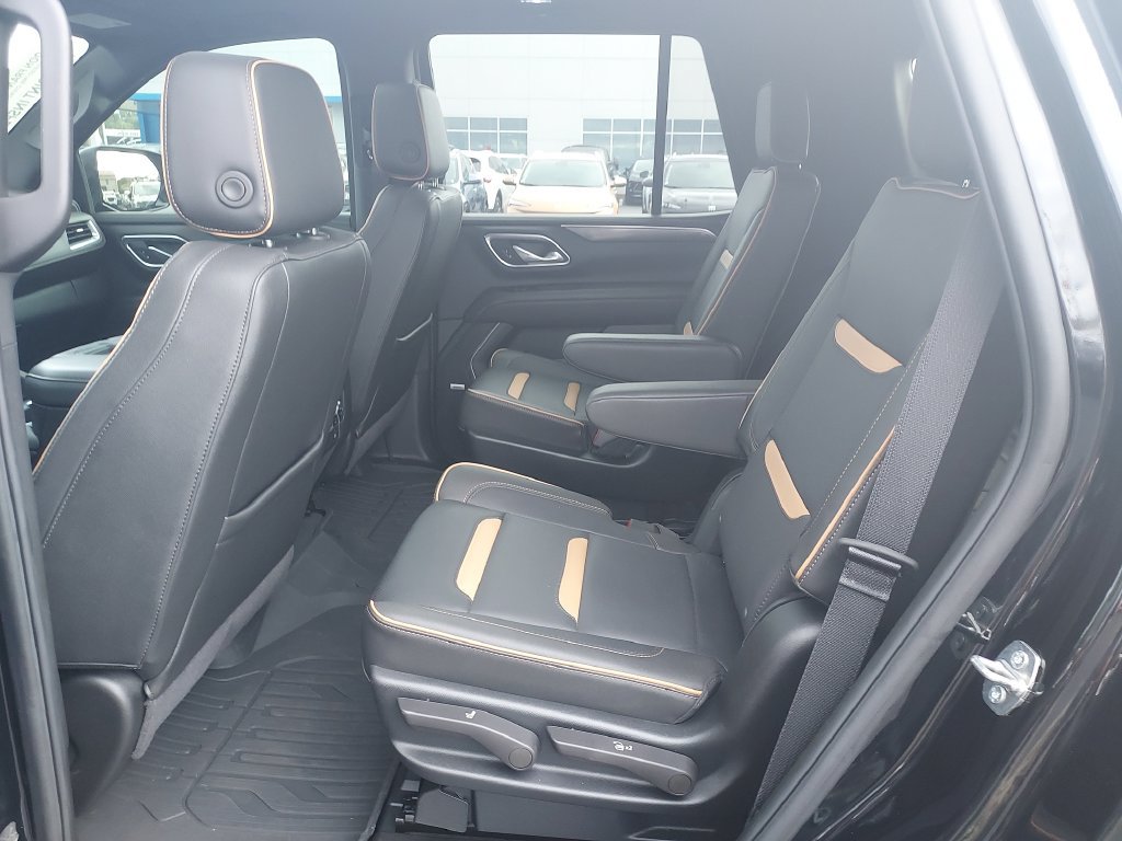 Used 2024 GMC Yukon AT4 w/ Technology Package AWD/4WD image 14