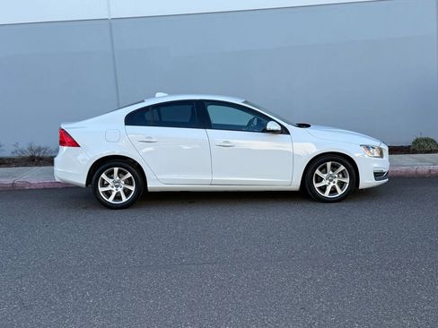 Used 2014 Volvo S60 T5 image 6