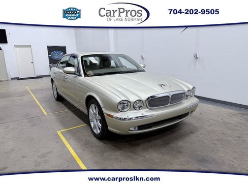 Used 2006 Jaguar XJ8 RWD image 1