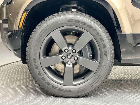 Certified 2025 Land Rover Defender 110 X-Dynamic SE image 2