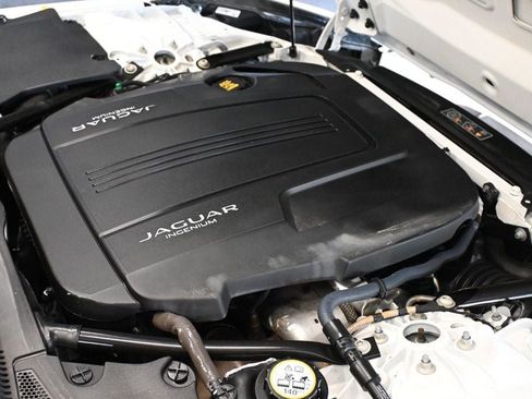 Used 2020 Jaguar F-TYPE Coupe RWD image 19