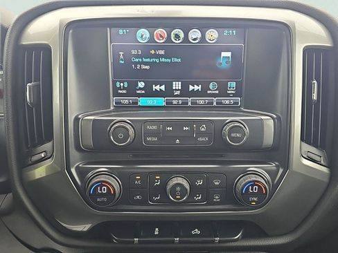 Used 2018 Chevrolet Silverado 1500 LT w/ LPO, Black Pack AWD/4WD image 17