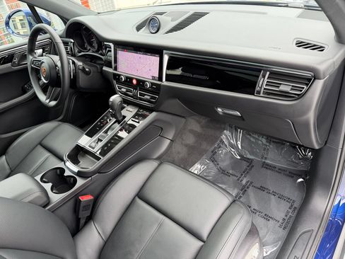Certified 2026 Porsche Macan AWD/4WD image 17