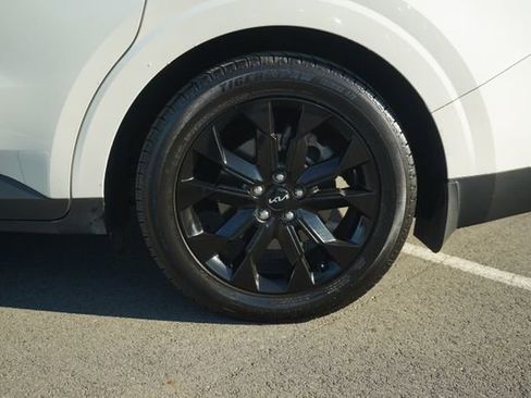 Used 2022 Kia Carnival SX Prestige image 41