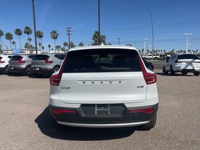 Used 2025 Volvo XC40 B5 Core