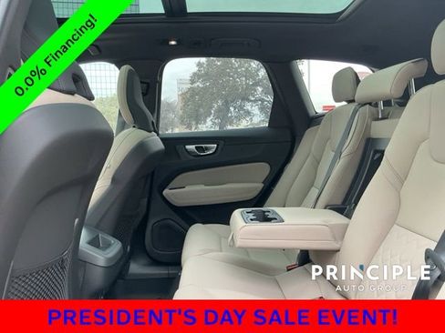 New 2026 Volvo XC60 B5 Plus image 32