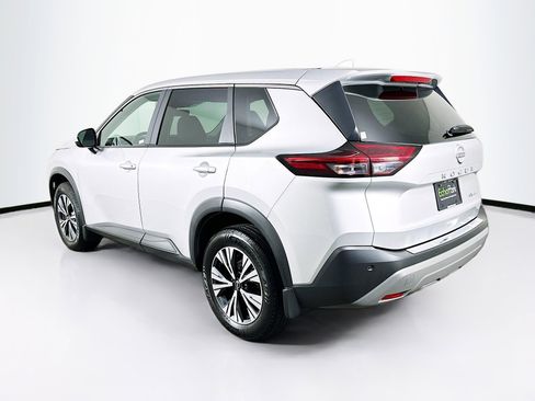 Used 2023 Nissan Rogue SV image 5