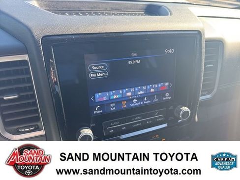 Used 2024 Nissan Frontier SV w/ SV Convenience Package image 23