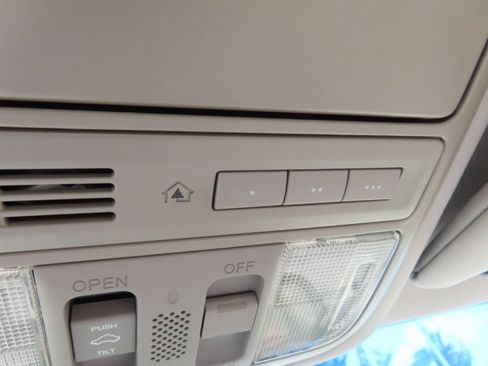 Used 2011 Honda Accord EX-L image 38