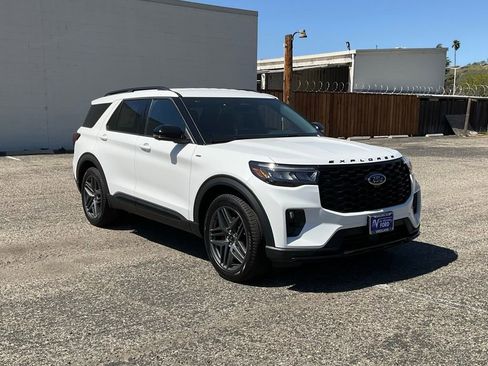 New 2026 Ford Explorer ST-Line w/ ST-Line Street Pack image 8