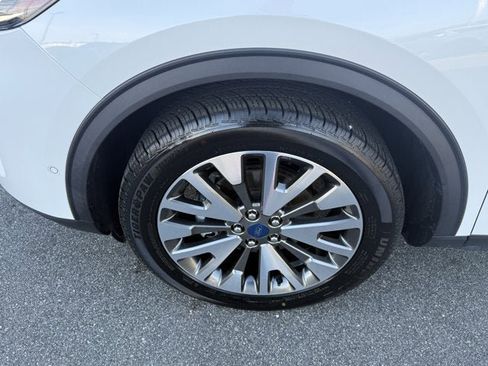 Used 2020 Ford Escape Titanium w/ Titanium Premium Package 2.0 image 10