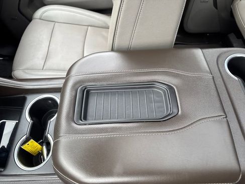 Used 2023 GMC Yukon SLT image 30