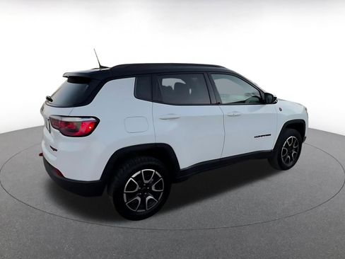 Used 2025 Jeep Compass Trailhawk image 15
