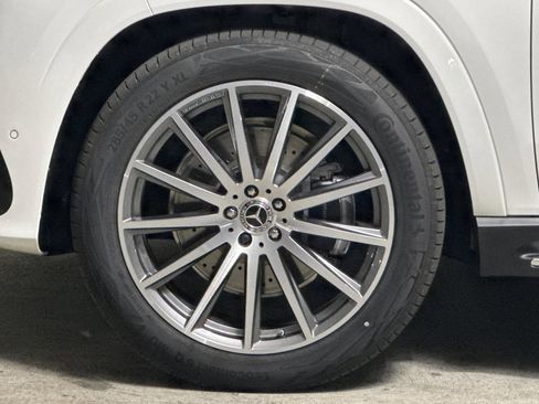 New 2026 Mercedes-Benz GLS 580 4MATIC image 11