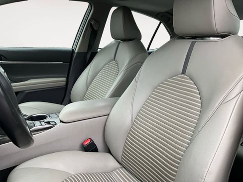 Used 2024 Toyota Camry SE w/ Cold Weather Package image 12