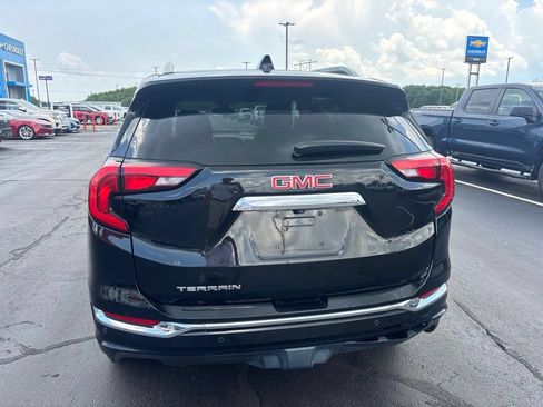 Used 2020 GMC Terrain Denali w/ Denali Premium Package FWD image 4