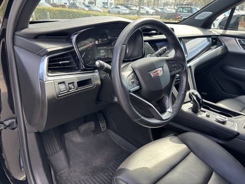 Used 2022 Cadillac XT6 Premium Luxury AWD/4WD image 17