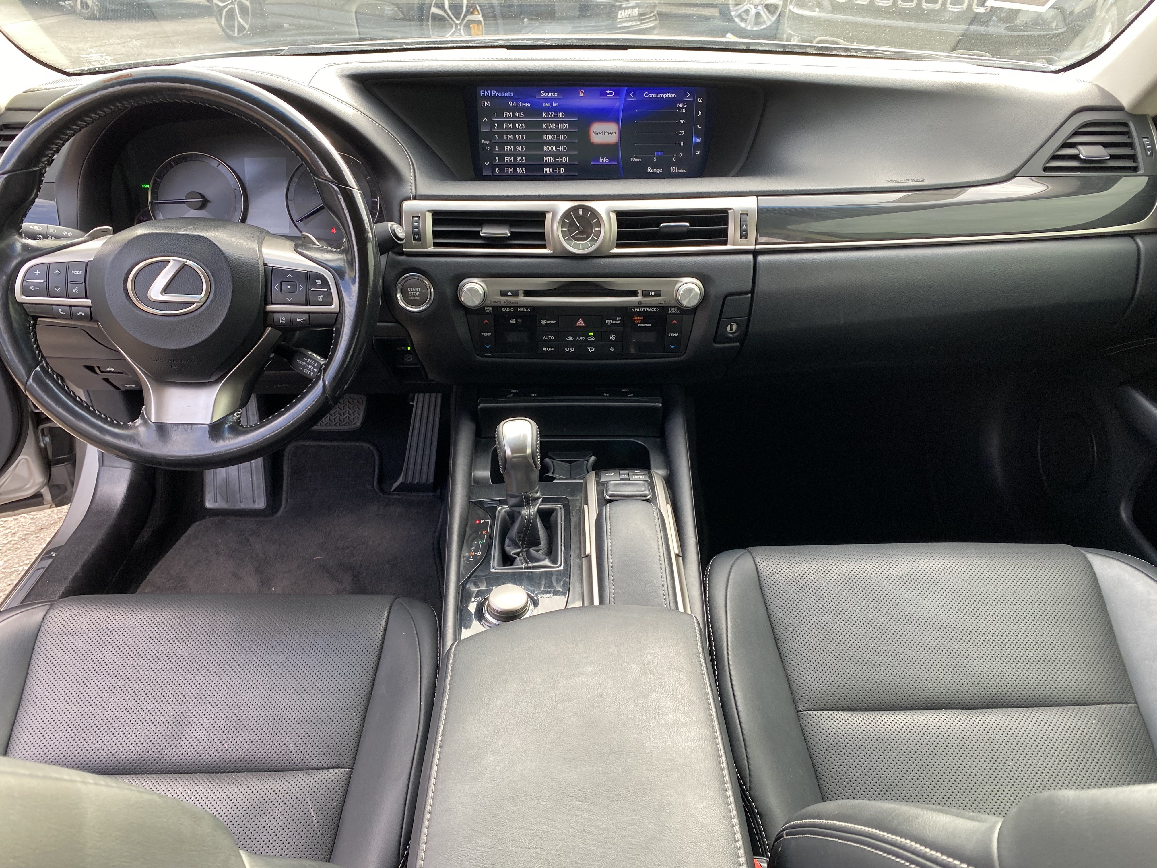 Used 2017 Lexus GS 200t w/ Premium Package RWD image 21