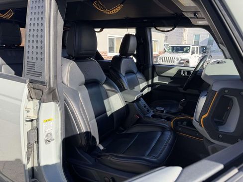 Used 2021 Ford Bronco Badlands w/ Sasquatch Package image 11