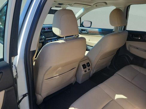 Used 2017 Subaru Outback 2.5i Limited image 6