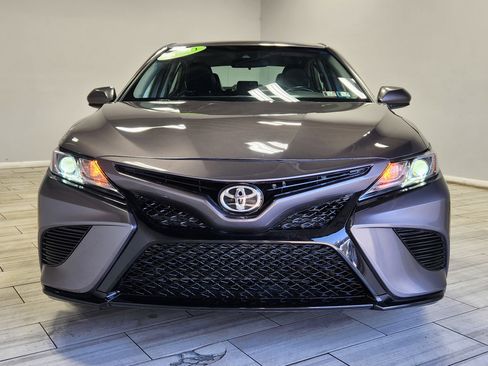 Used 2020 Toyota Camry SE FWD image 8