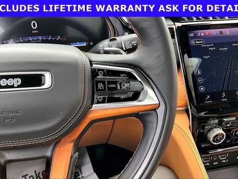 Used 2022 Jeep Grand Cherokee Summit AWD/4WD image 16