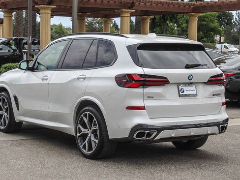 Used 2025 BMW X5 M60i image 4