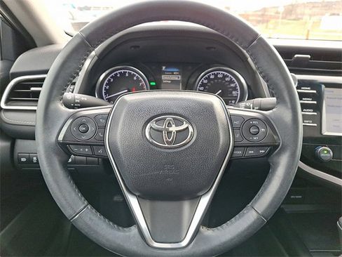 Used 2018 Toyota Camry SE w/ Moonroof Package image 14