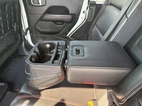 Used 2020 Jeep Wrangler Unlimited Rubicon AWD/4WD image 37