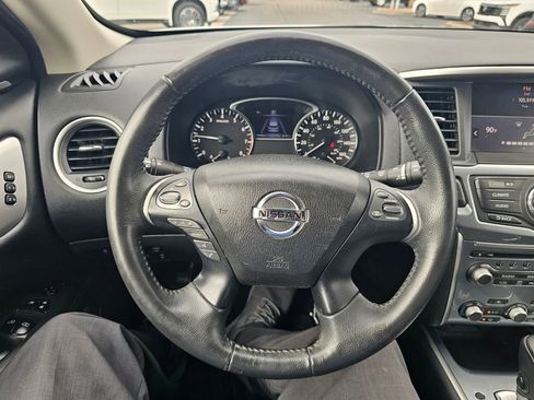 Used 2017 Nissan Pathfinder SL w/ Trailer Tow Package image 21