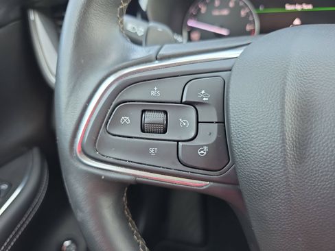 Used 2021 Buick Envision Essence FWD image 19