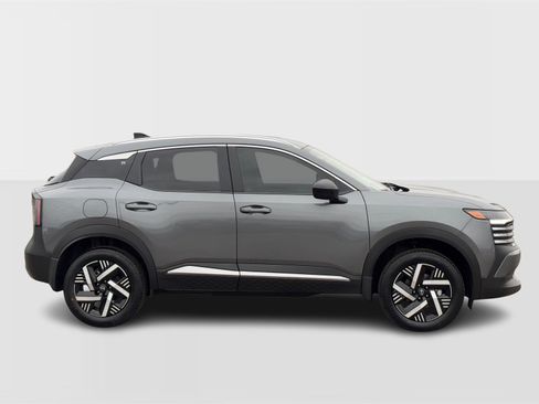 New 2026 Nissan Kicks SV image 8