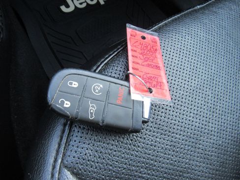 Used 2021 Jeep Compass Limited w/ Sun and Sound Group image 14