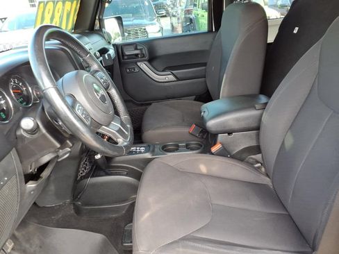 Certified 2018 Jeep Wrangler Sport AWD/4WD image 10