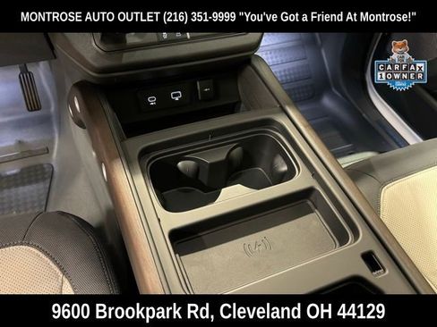 Used 2024 Land Rover Defender 130 X-Dynamic SE image 19