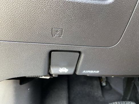 Used 2025 Chevrolet TrailBlazer LT AWD/4WD image 46
