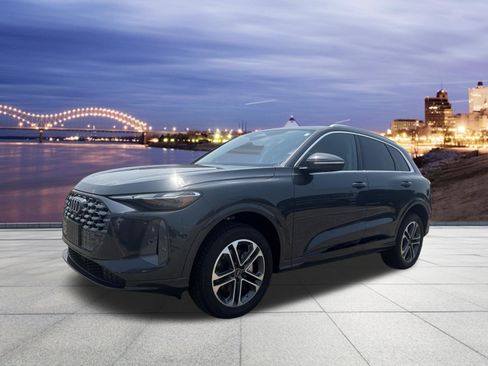 Certified 2025 Audi Q5 Premium AWD/4WD image 1