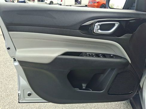 Used 2025 Jeep Compass Limited AWD/4WD image 14