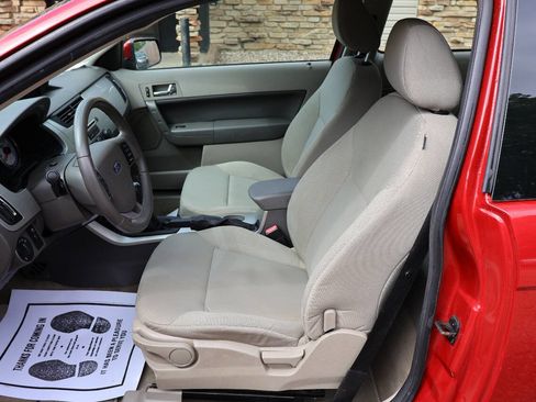 Used 2010 Ford Focus SES FWD image 13
