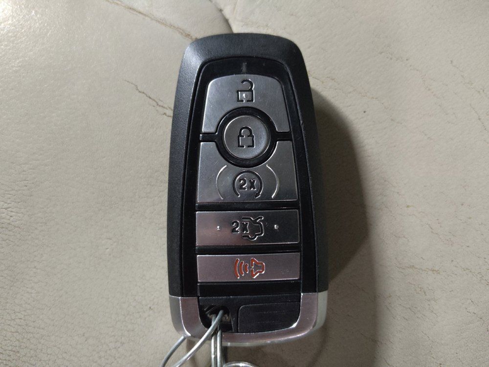 Used 2019 Ford Edge Titanium FWD image 32
