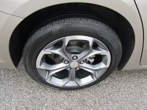 Used 2024 Chevrolet Malibu LT FWD image 11