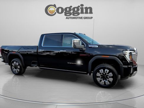 New 2026 GMC Sierra 3500 Denali w/ Denali Reserve Package image 13
