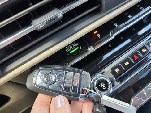 New 2026 Lincoln Corsair Premiere image 13