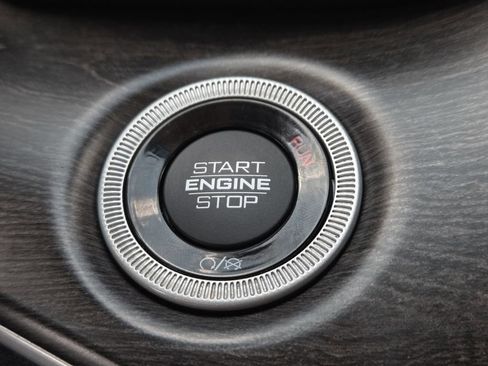 Used 2023 Jeep Grand Cherokee Limited w/ Luxury Tech Group II image 24