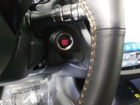 Used 2025 Subaru Forester Touring AWD/4WD image 29